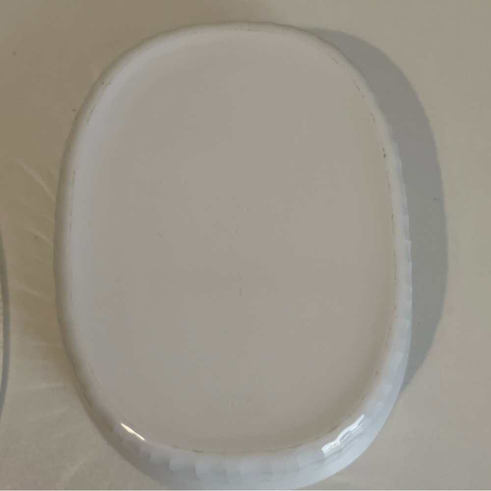 Corningware Oval Casserole Dish with Lid French White F-12-B 1.8 Liter - Picture 4 of 9